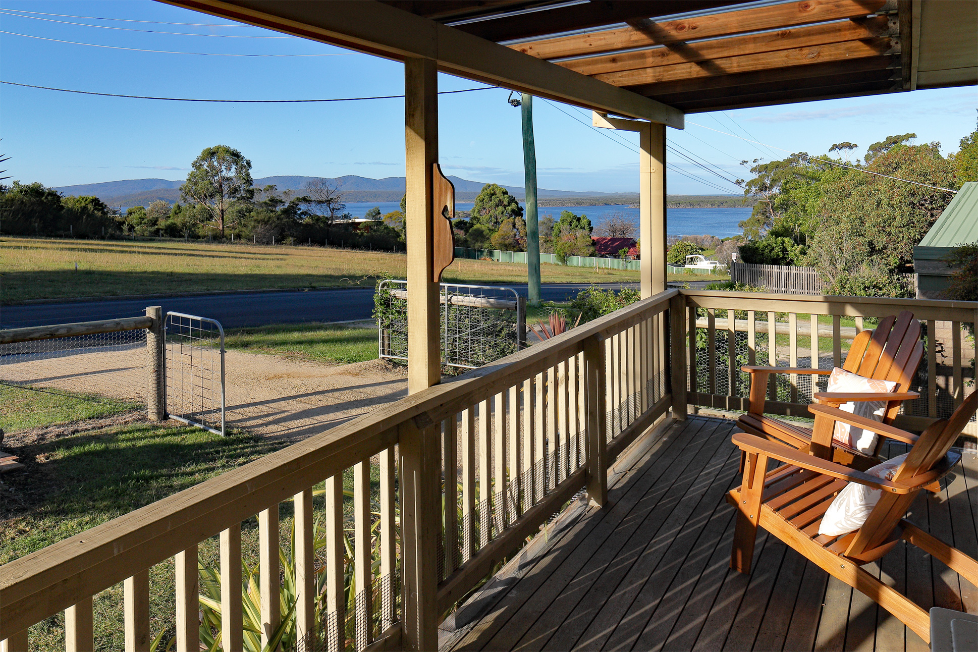27 Mirrabooka Rd luxury holiday rental in Mallacoota - Interior/exterior view 1