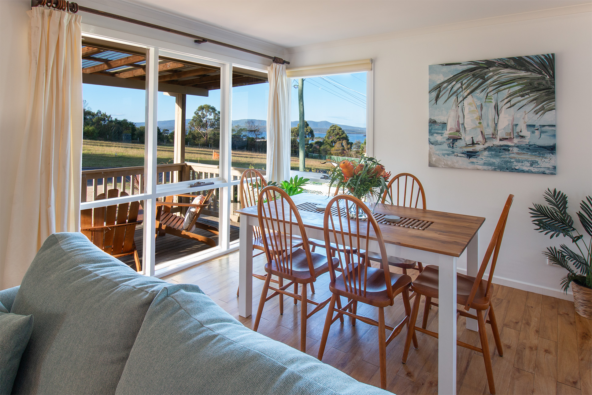 27 Mirrabooka Rd luxury holiday rental in Mallacoota - Interior/exterior view 3