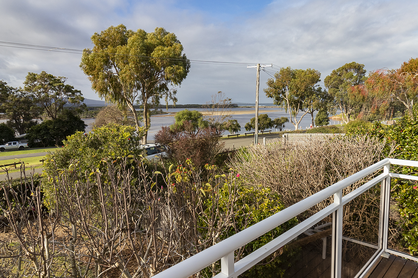 7 Allan Drive luxury holiday rental in Mallacoota - Interior/exterior view 3