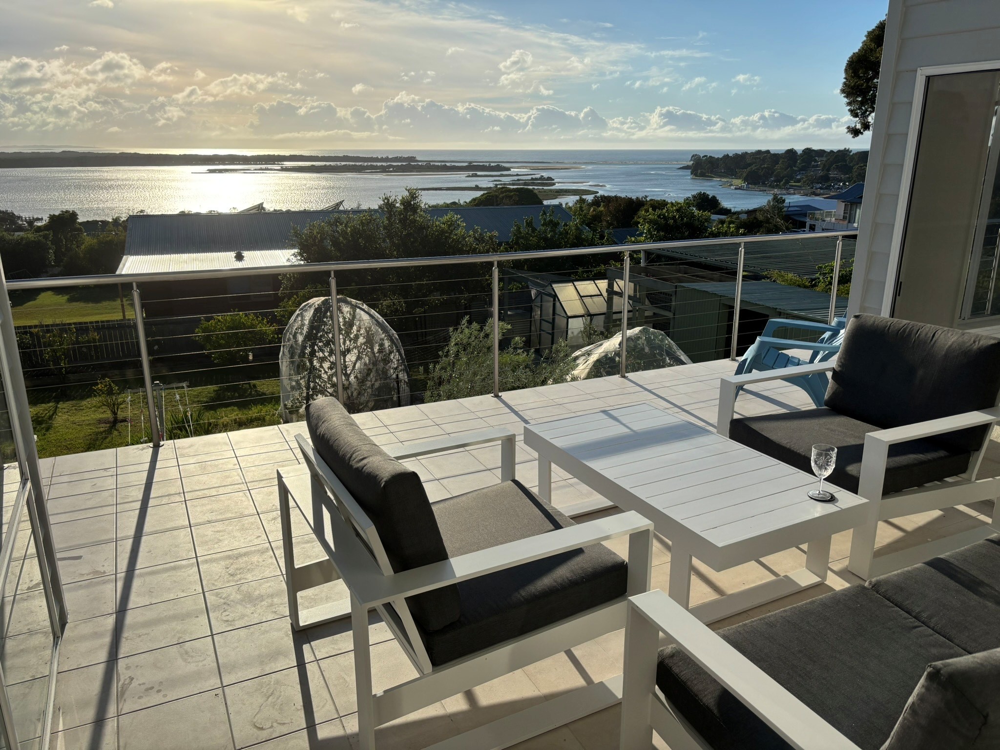 Blue Bird luxury holiday rental in Mallacoota - Interior/exterior view 1