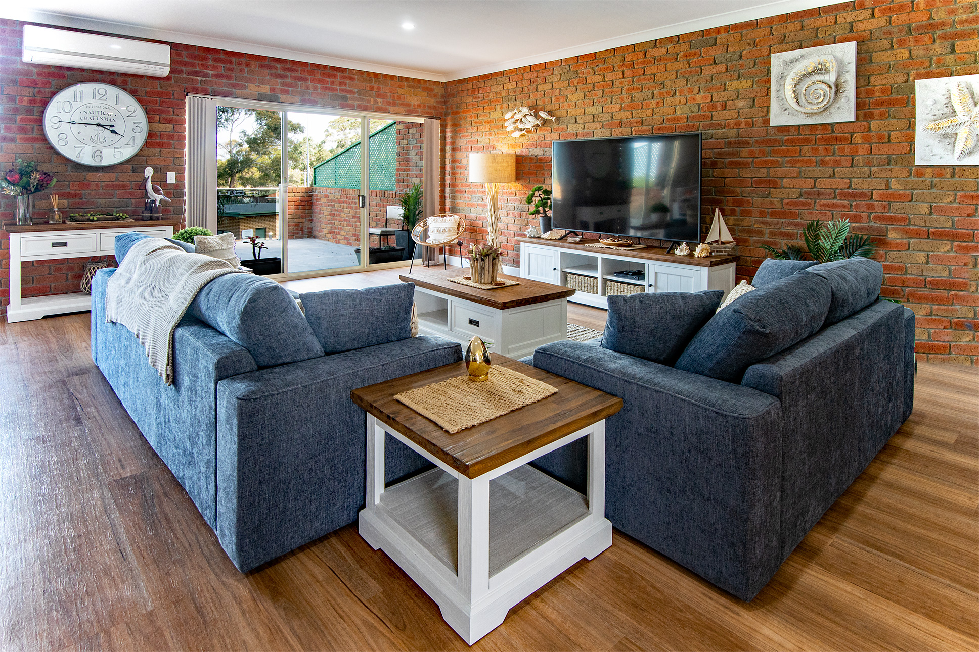 High Tide Apartment luxury holiday rental in Mallacoota - Interior/exterior view 1