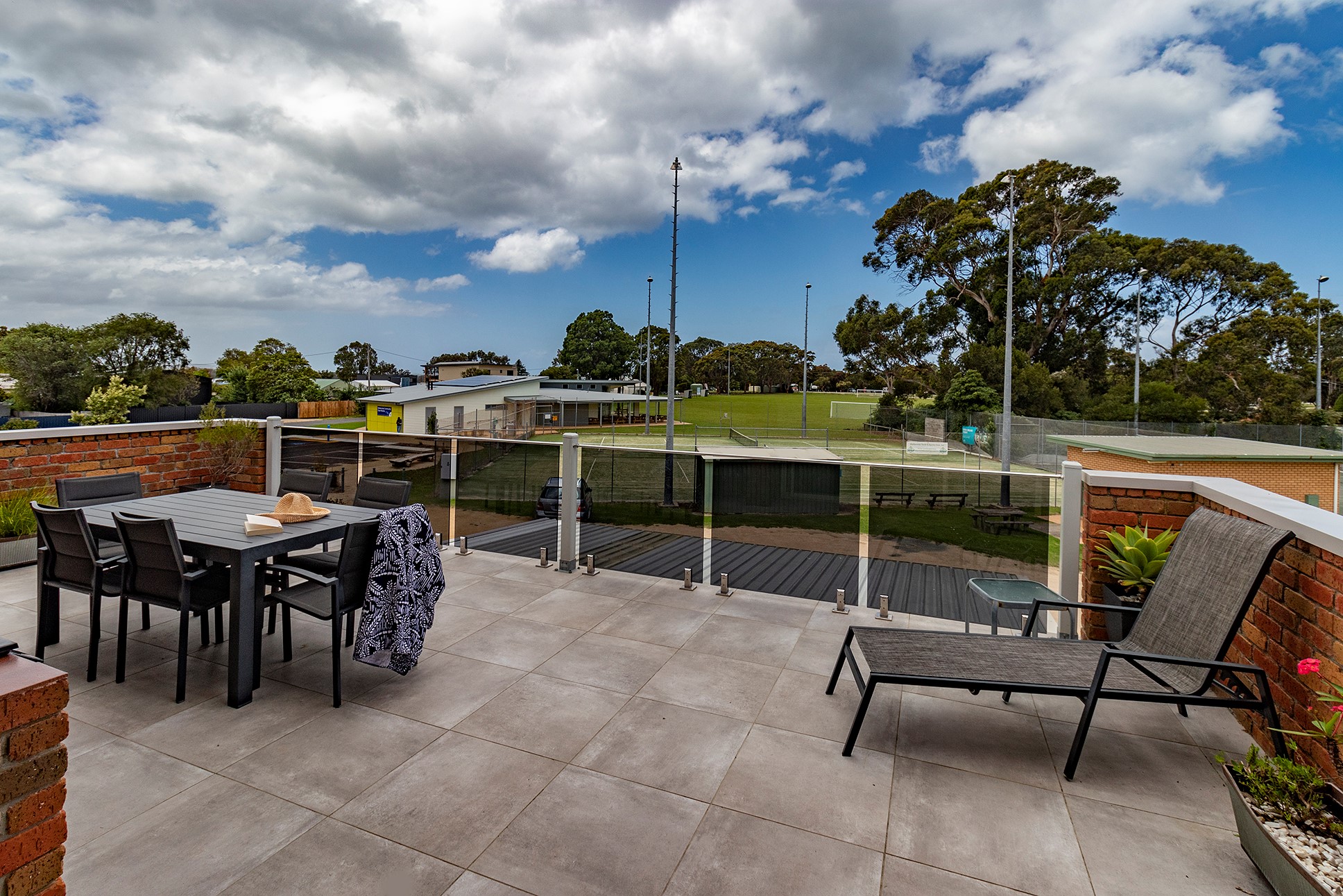 High Tide Apartment - Image 19
