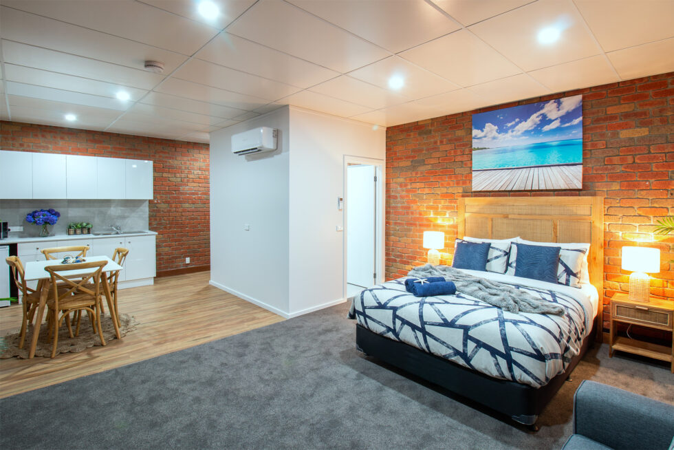 High Tide Studio luxury holiday rental in Mallacoota - Interior/exterior view 2