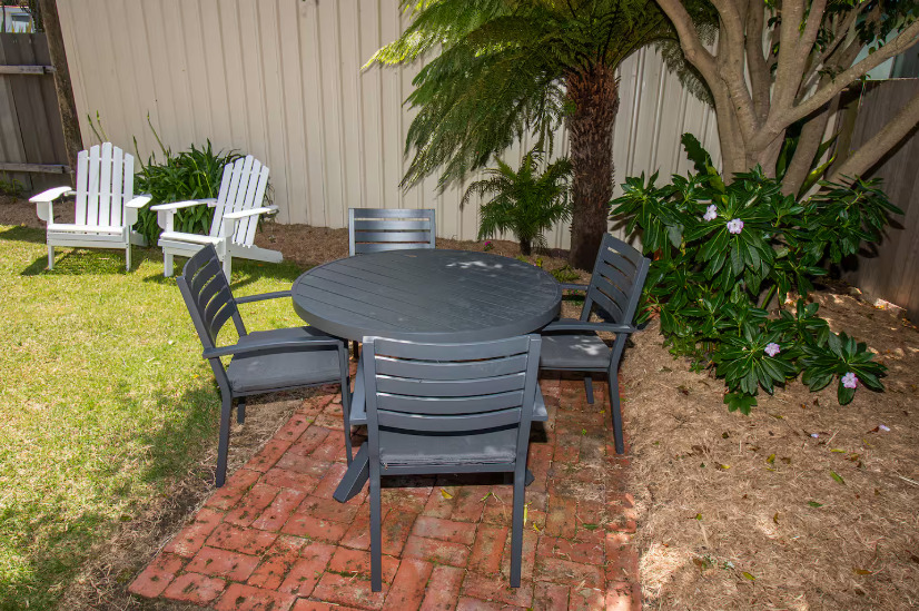 Lacy's Place luxury holiday rental in Mallacoota - Interior/exterior view 2