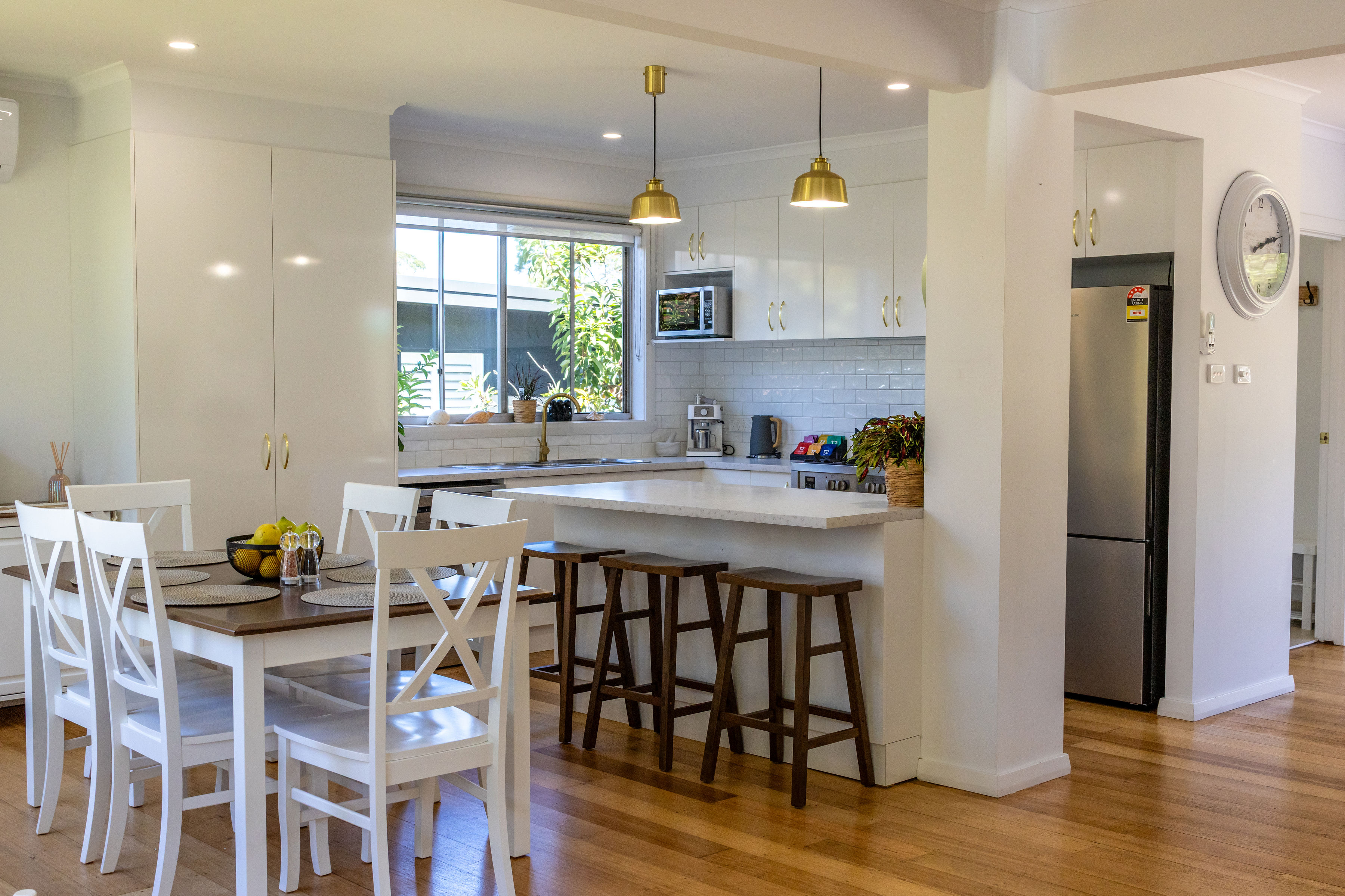Pelican Place luxury holiday rental in Mallacoota - Interior/exterior view 2