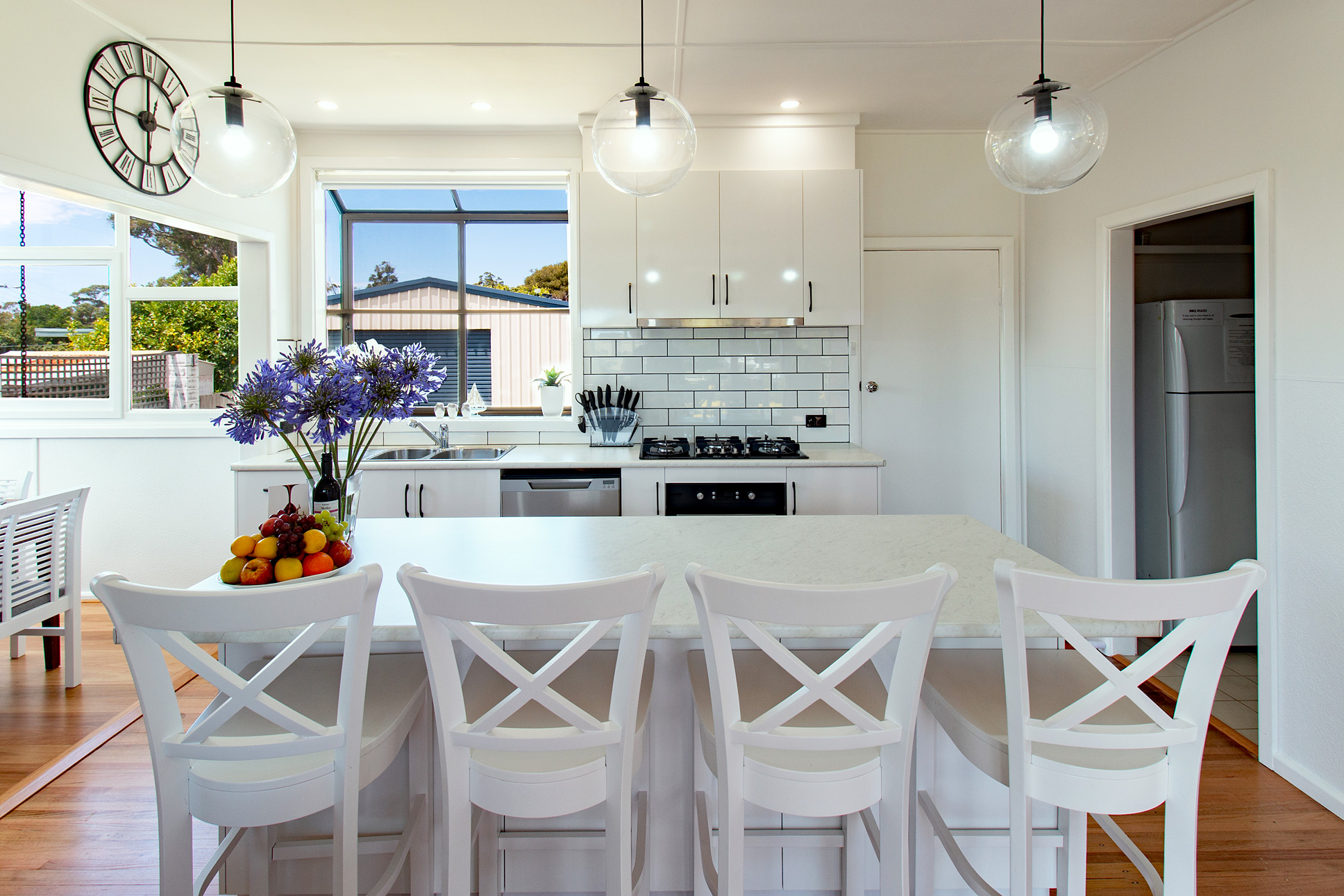 Pheeney Place luxury holiday rental in Mallacoota - Interior/exterior view 2