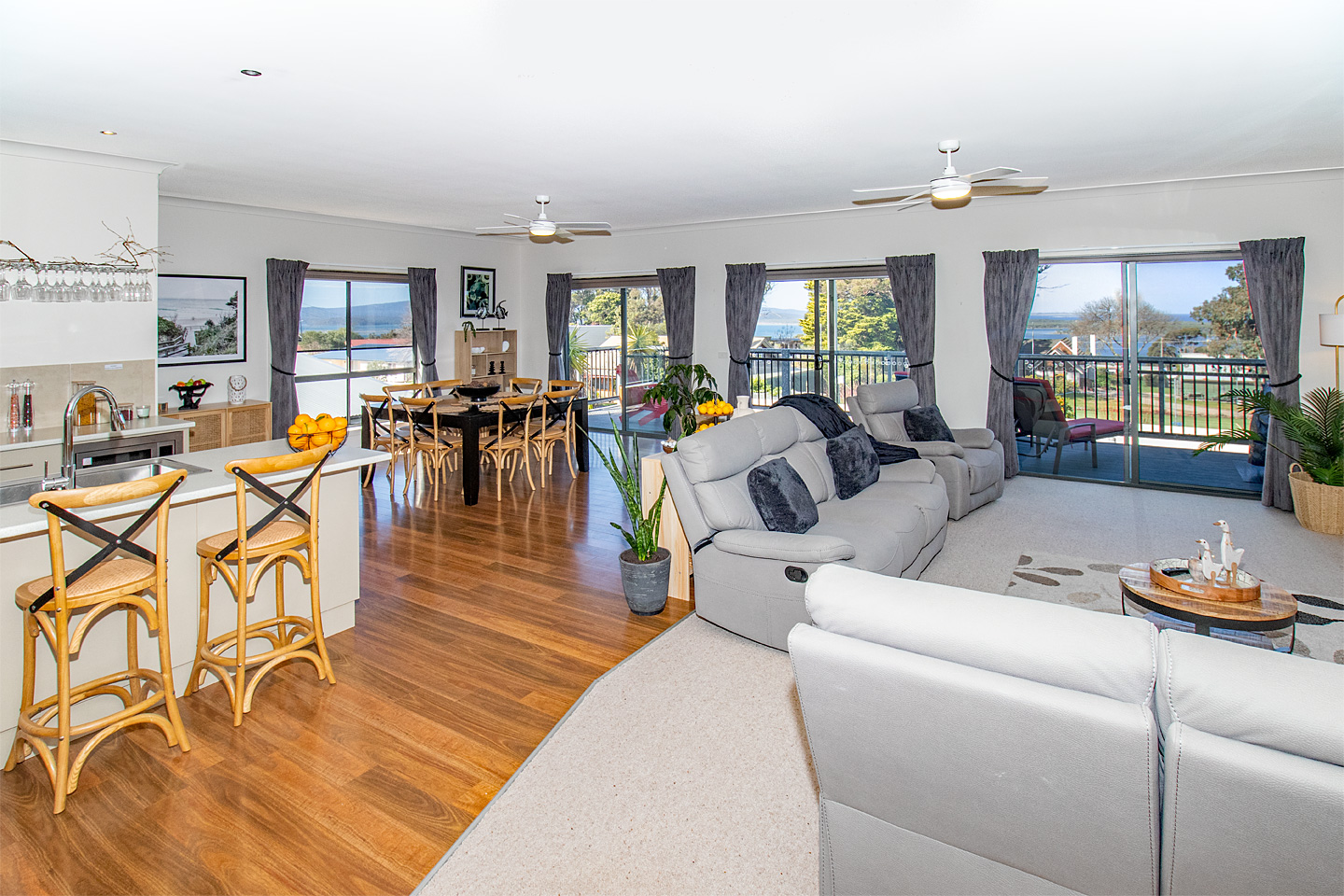 South Gateway - Upper luxury holiday rental in Mallacoota - Interior/exterior view 2