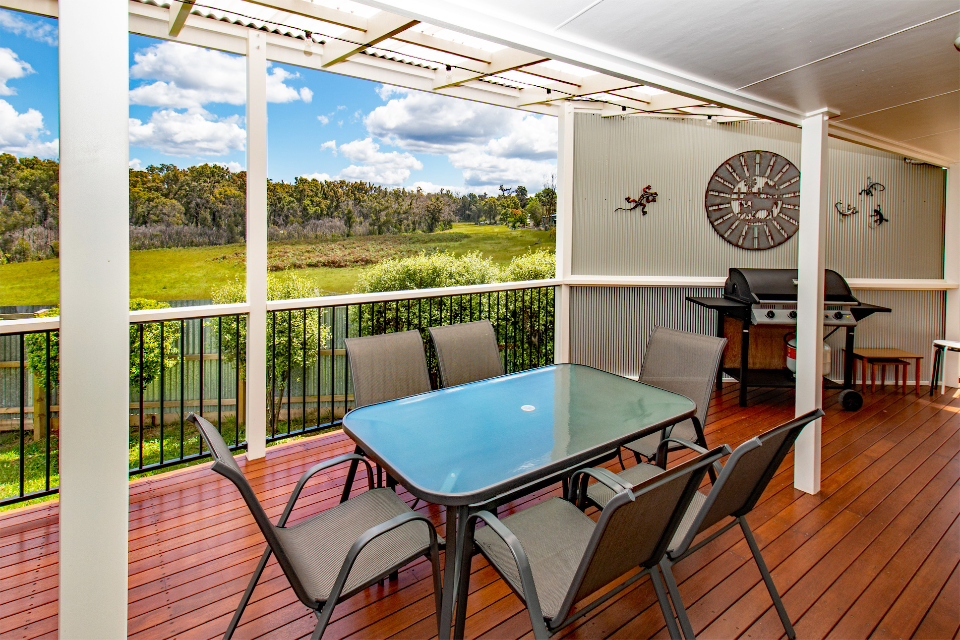 Yolly's Cottage - Image 10