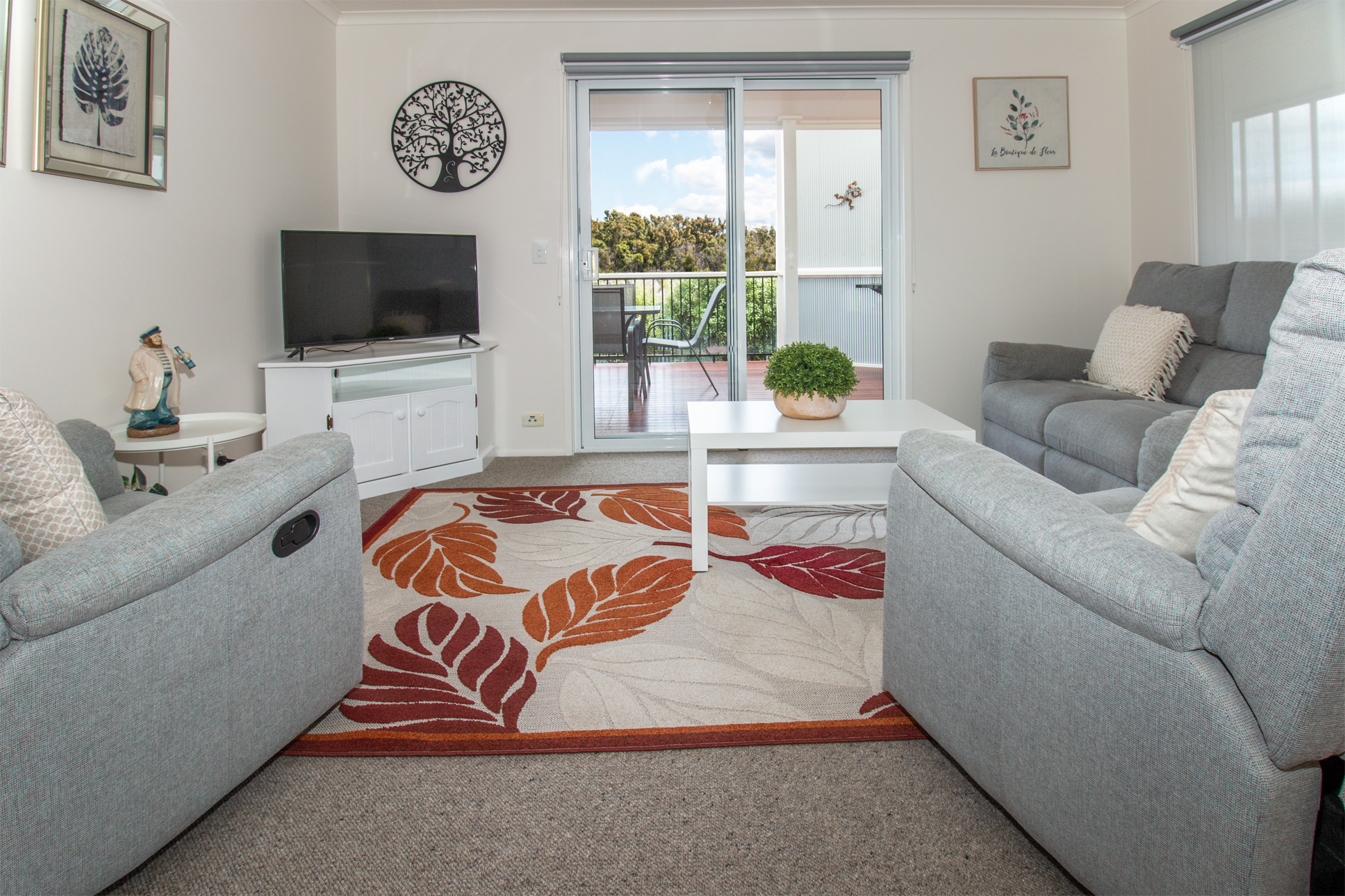 Yolly's Cottage luxury holiday rental in Mallacoota - Interior/exterior view 3