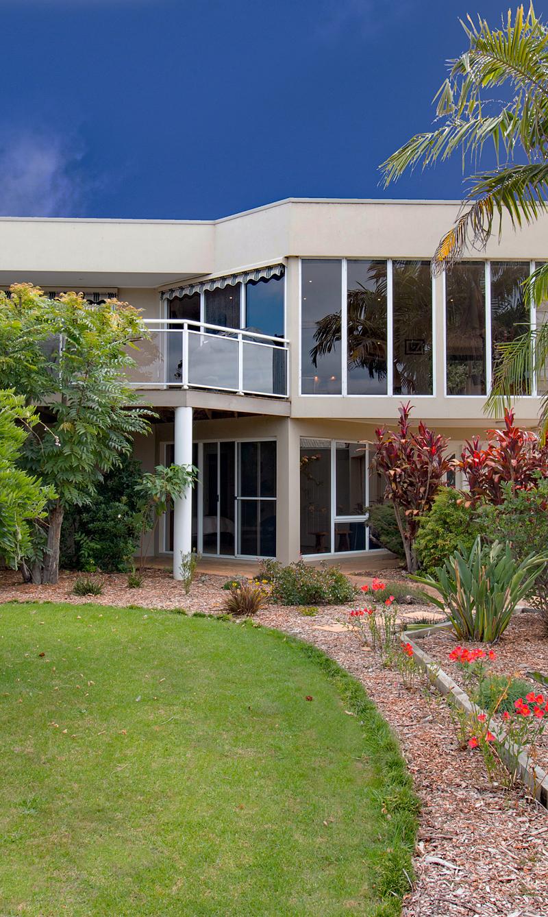 7 Allan Drive luxury holiday rental in Mallacoota - Interior/exterior view 1