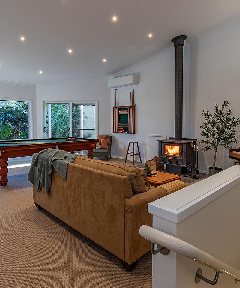7 Allan Drive luxury holiday rental in Mallacoota - Interior/exterior view 2