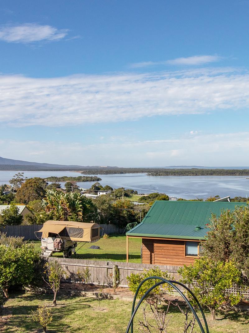 Blue Bird luxury holiday rental in Mallacoota - Interior/exterior view 2